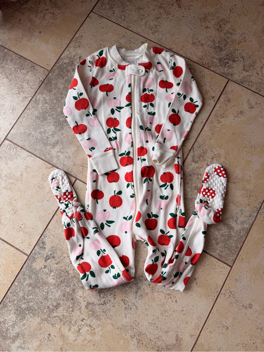 Hanna Andersson 3T Apple Print Organic Cotton Footed Sleeper Pajamas - Picture 1 of 6